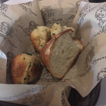 Ristorante Venere - Delectable bread basket with tiny garlic knots - Pizza Near Me - Westbury, New York Ristorante Venere - Delectable bread basket with tiny garlic knots - Pizza Near Me - Westbury, New York