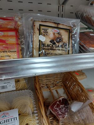 Gust Gallucci's Italian Foods by null