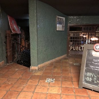 Shannon's Irish Pub - the entrance to the pub - Irish Pub Near Me - Winnipeg, Manitoba Shannon's Irish Pub - the entrance to the pub - Irish Pub Near Me - Winnipeg, Manitoba