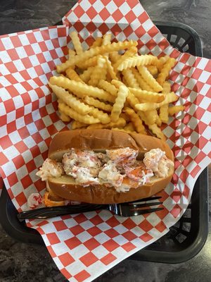 Maine-ly Sandwiches by null