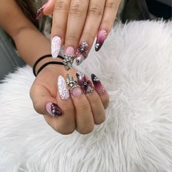 B&T Nails