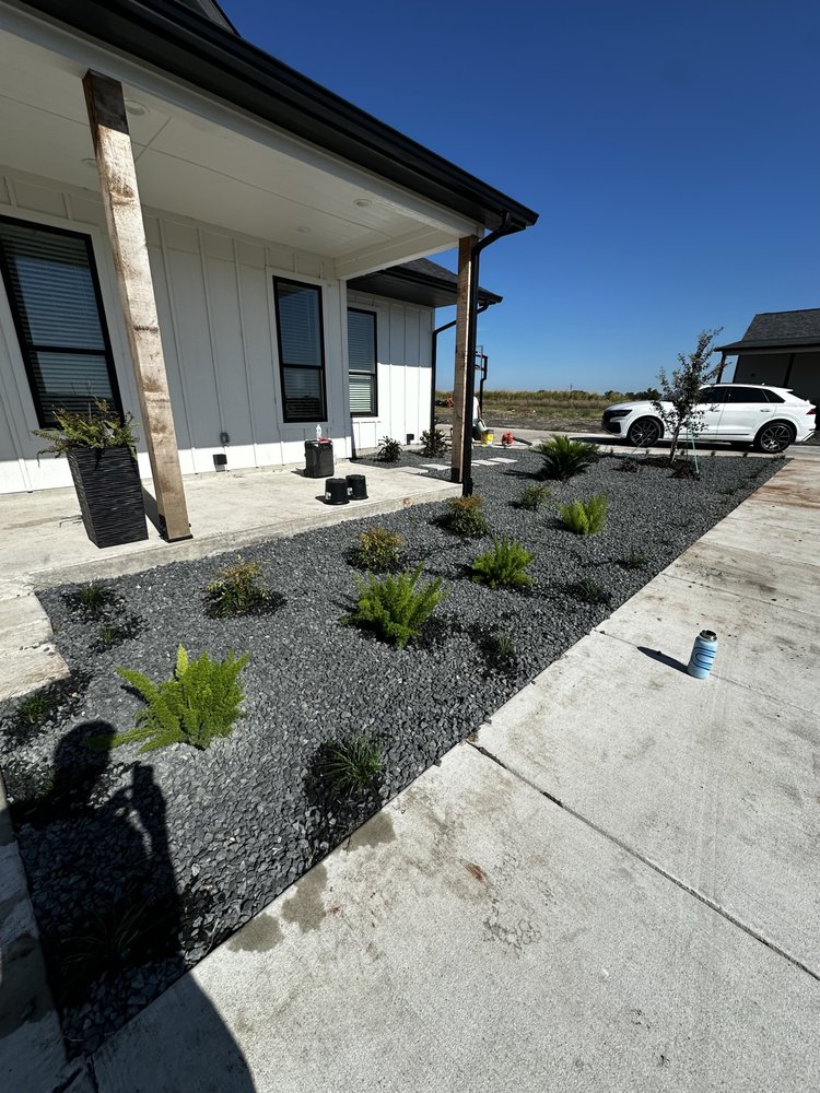 Slide of Mariposa Exteriors