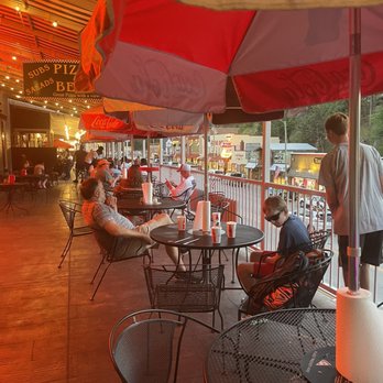 Cruizzers - Outdoor seating - Pizza Near Me - Keystone, South Dakota