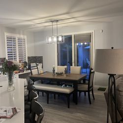 Earl's Electric - Hanging lamp install.