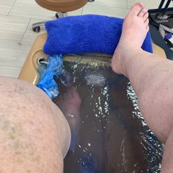 K Royalty Nails & Spa - Foot soak
