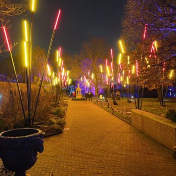 Chicago Botanic Garden - 2023 Holiday Lights - Botanical Gardens Near Me - Glencoe, Illinois Chicago Botanic Garden - 2023 Holiday Lights - Botanical Gardens Near Me - Glencoe, Illinois