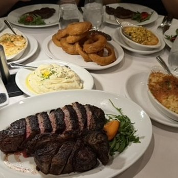 Arroyo Chop House - Porterhouse with sides - Steakhouses Near Me - Pasadena, California
