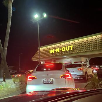 In-N-Out Burger - Fast Food Near Me - Northridge, California