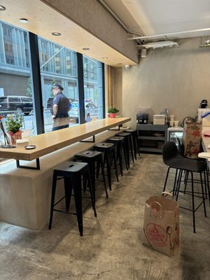 Cafe miomio / Bar Mutsumi by null