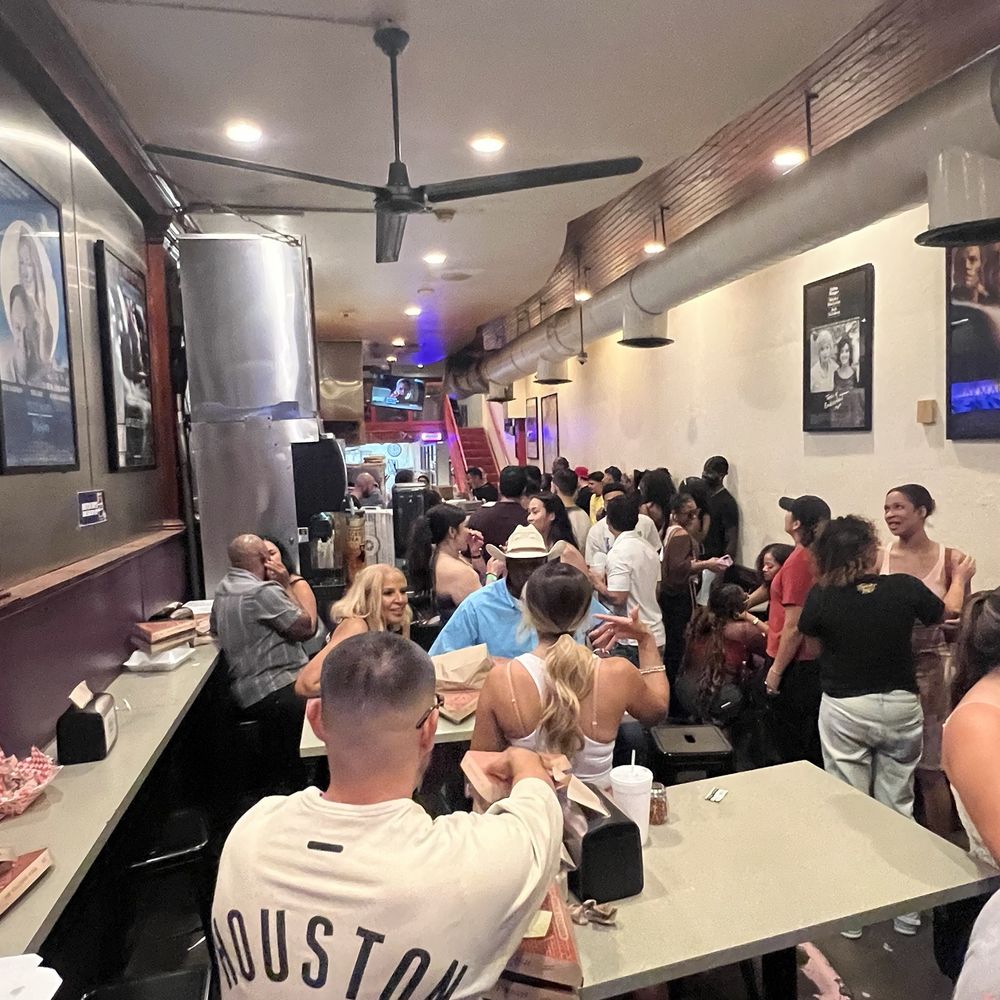 Frank's Pizza - packed !! - Pizza Near Me - Houston, Texas