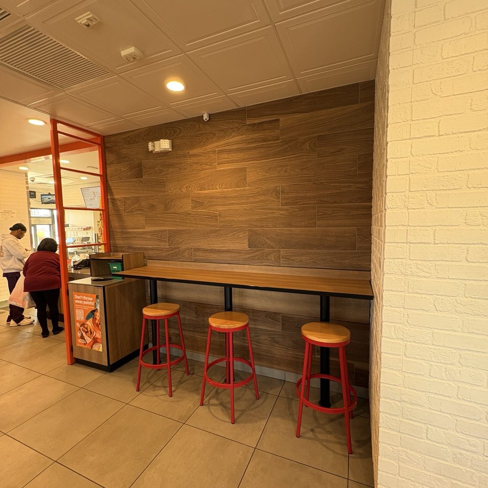Popeyes - Inside high top seating - Chicken Wings Near Me - Berwyn, Illinois Popeyes - Inside high top seating - Chicken Wings Near Me - Berwyn, Illinois