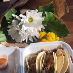 Taqueria Los Cazadores - Carnitas tacos