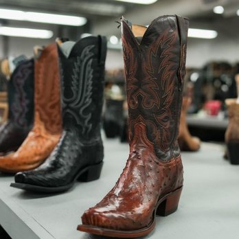 French's Shoes and Boots - Shoe Stores Near Me - Dayton, Tennessee French's Shoes and Boots - Shoe Stores Near Me - Dayton, Tennessee