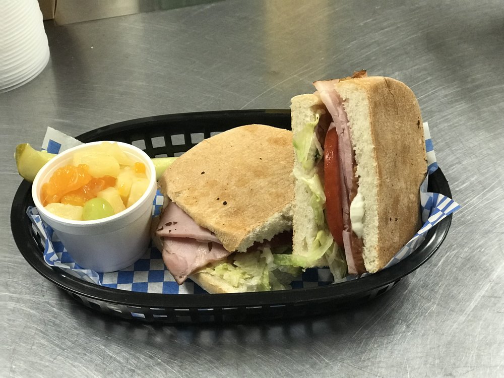 THE CORNER BISTRO & PIZZA HOUSE 14 Photos 101 E 2nd St, Donalsonville, American