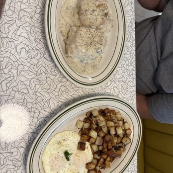 Daytrip Diner - Biscuits and gravy - Diners Near Me - Grapevine, Texas Daytrip Diner - Biscuits and gravy - Diners Near Me - Grapevine, Texas