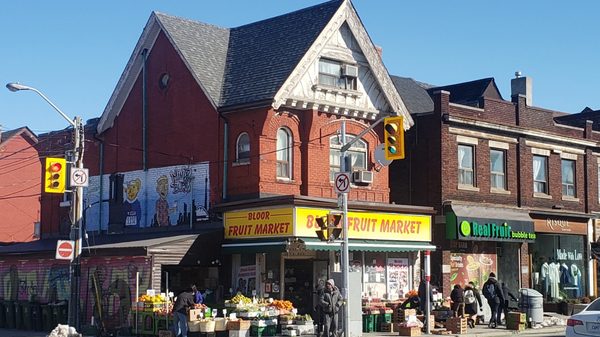 Bloor Fruit Market by null
