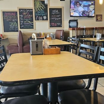A & J Wingburger - Interior - Korean Near Me - Pickerington, Ohio