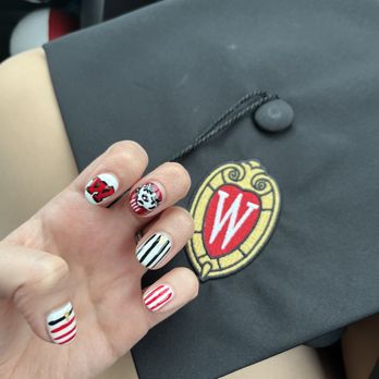 Roka’s Nails - UW Madison themed nails - Nail Technicians Near Me - Chicago, Illinois