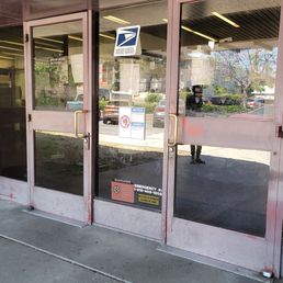 It is 2:30 pm and the post office is closed until 3 pm for lunch. This is a joke right.