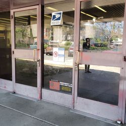 US Post Office - It is 2:30 pm and the post office is closed until 3 pm for lunch. This is a joke right.