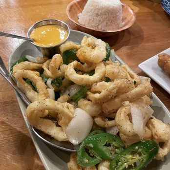 NOM NOM Restaurant & Grill - Salt and pepper calamari - Vietnamese Near Me - Vancouver, Washington