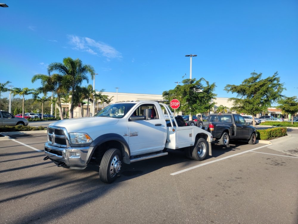 Y & Z TOWING SERVICE Updated June 2024 147 Photos 5524 15th St E