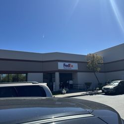 FedEx Ship Center - Outside of the FedEx location