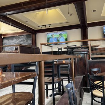 Vision City Brewstillery - Dining area - Cocktail Bars Near Me - Albuquerque, New Mexico