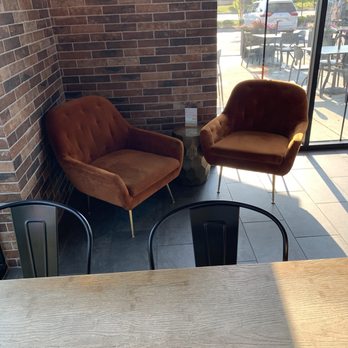Java House - Comfy seating - Coffee & Tea Near Me - Zionsville, Indiana