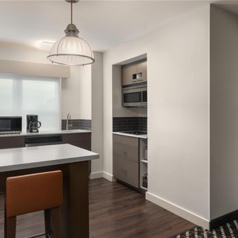 Hyatt House - Historic District - Guest Kitchen - Hotels Near Me - Charleston, South Carolina Hyatt House - Historic District - Guest Kitchen - Hotels Near Me - Charleston, South Carolina