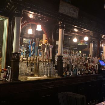 Charity's 1887 Saloon - Bar area - American Near Me - Killington, Vermont