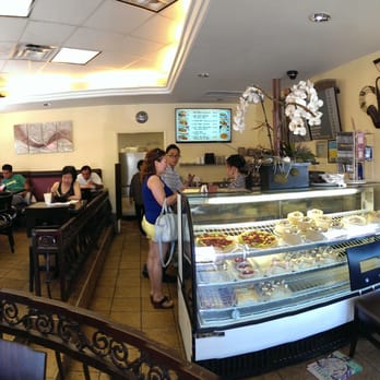 Le Croissant Dore - Panoramic of the place with the new connection to the udon place - Bakeries Near Me - Westminster, California