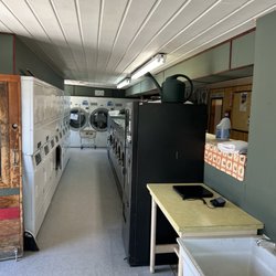 Canyon Street Laundromat - Small laundry $3.50 wash
