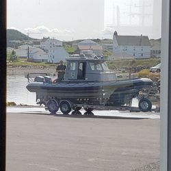 R&J Restaurant - Watching law enforcement in action