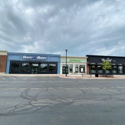 West Erie Plaza - Storefronts
