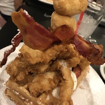 Maple Leaf Diner - Chicken, bacon, and waffles - American Near Me - Dallas, Texas Maple Leaf Diner - Chicken, bacon, and waffles - American Near Me - Dallas, Texas