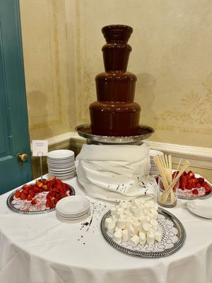 Mere Bulles Restaurant & Events by null