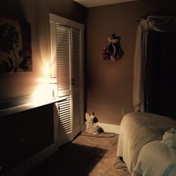 Skinfluentials - One of the quiet, warm and comfortable facial rooms.