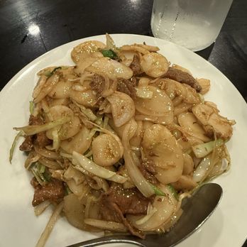 Qin Cuisine - Shanghai wok fried rice cakes with beef - Dim Sum Near Me - Anaheim, California Qin Cuisine - Shanghai wok fried rice cakes with beef - Dim Sum Near Me - Anaheim, California