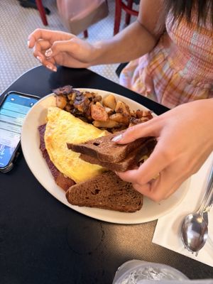 Mike's City Diner by null