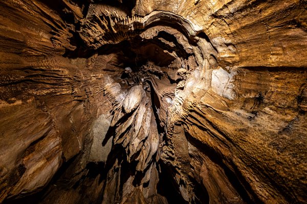 Crystal Onyx Cave by null