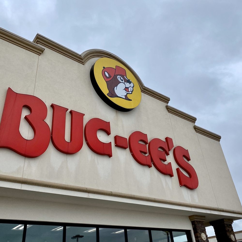 Buc-ee's - Exterior - Gas Stations Near Me - Temple, Texas Buc-ee's - Exterior - Gas Stations Near Me - Temple, Texas