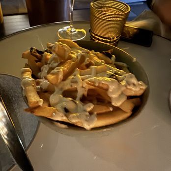 W Toronto - Truffle Fries - Hotels Near Me - Toronto, Ontario W Toronto - Truffle Fries - Hotels Near Me - Toronto, Ontario