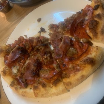 101 Craft Kitchen - Carnivore Pizza - Gastropubs Near Me - Fishers, Indiana