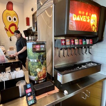 Dave's Hot Chicken - Soda fountain - Chicken Shop Near Me - Plano, Texas