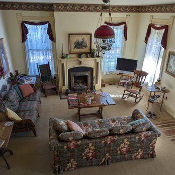 Purple Sage Inn - Living room - Bed & Breakfast Near Me - Kanab, Utah Purple Sage Inn - Living room - Bed & Breakfast Near Me - Kanab, Utah