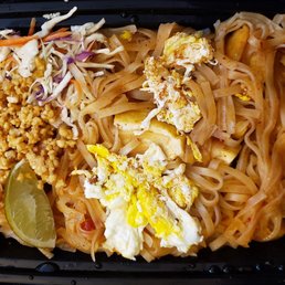 Pad thai lunch special