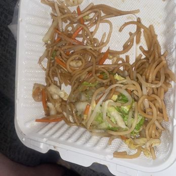 August Moon Chinese Restaurant - Chow Mien shrimp - Chinese Near Me - Sammamish, Washington