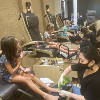 Citris Nail Spa - Brought my step daughter & her friends here for her spa birthday party - Nail Salons Near Me - Friendswood, Texas