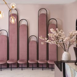 Gloss Nail Bar - Salon Interior